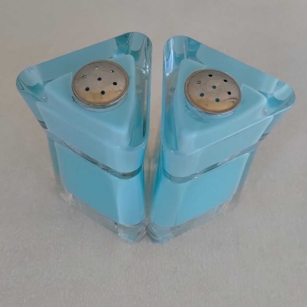Vtg Mid-Century Modern Aqua Blue Triangular Acrylic Salt & Pepper Shakers READ